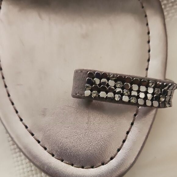 Elegant Silver Slide Sandals - Picture 12 of 16